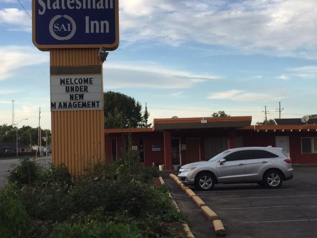 Statesman Inn Terre Haute Exterior photo